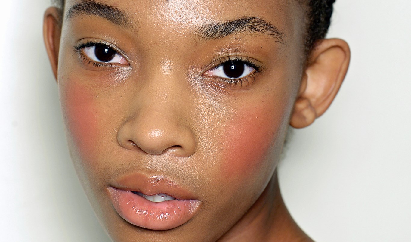 Blushing Beauty: Rouge er hot i vår