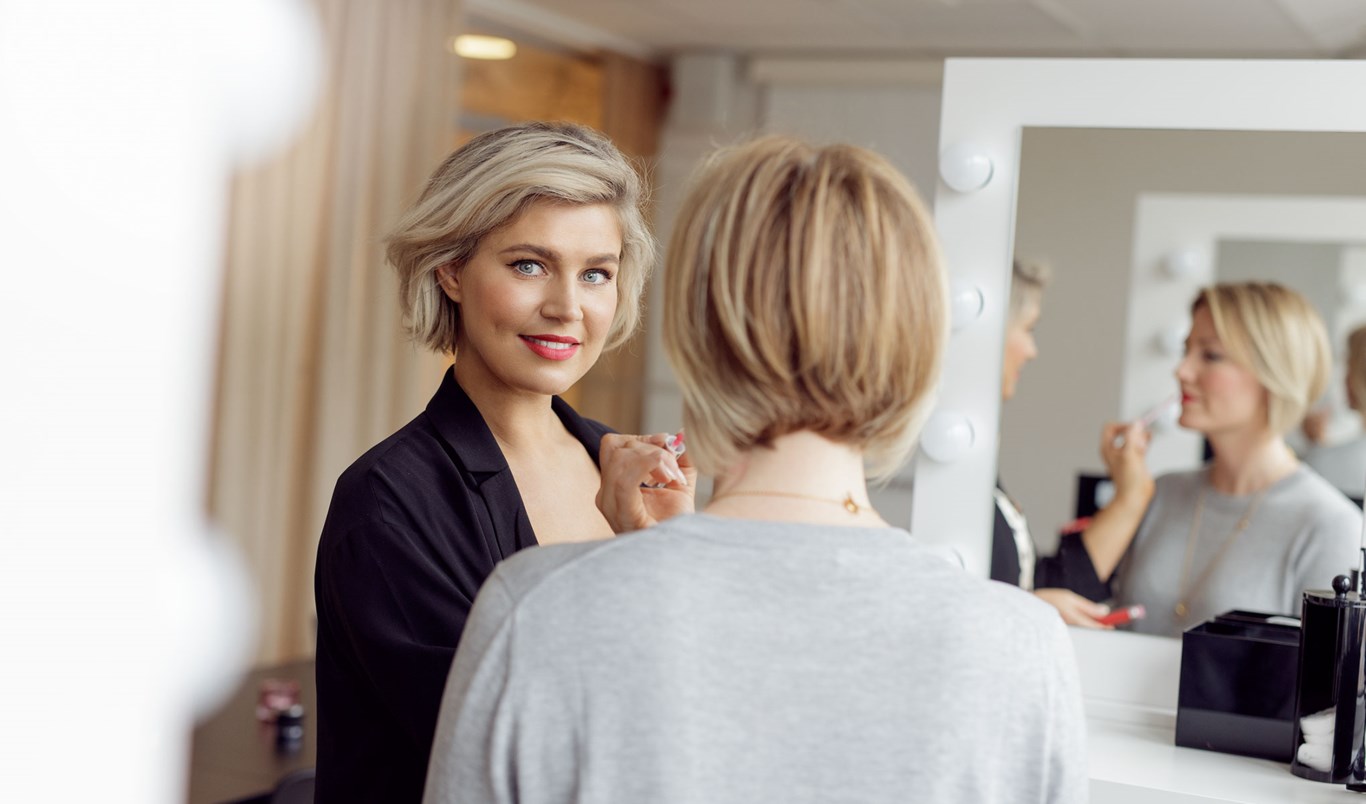 Buxom tipser: Få fargeglade og fyldige lepper