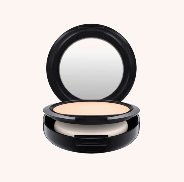 Studio Fix Powder Plus Foundation NC10 Studio Fix Powder Plus Foundation NC10