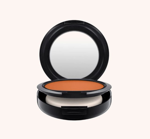 Studio Fix Powder Plus Foundation NW55 Studio Fix Powder Plus Foundation NW55