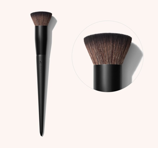 V100 Flat Top Primer & Foundation Brush V100 Flat Top Primer & Foundation Brush