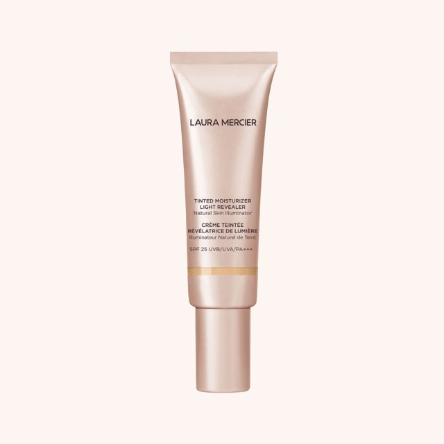 Tinted Moisturizer Light Revealer Natural Skin Illuminator SPF25 1W1 Porcelain