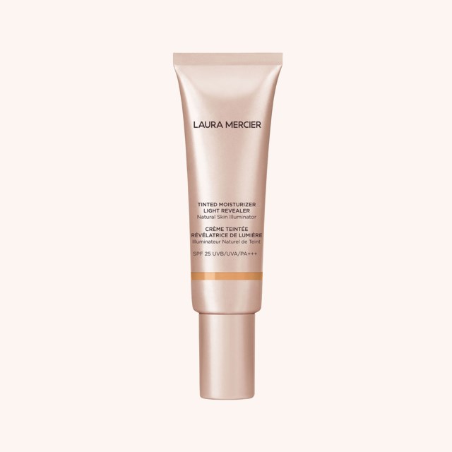 Tinted Moisturizer Light Revealer Natural Skin Illuminator SPF25 4C1 Almond