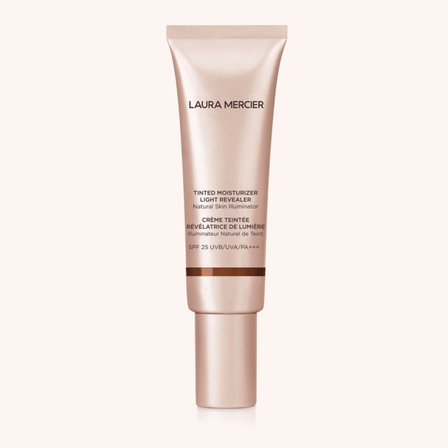 Tinted Moisturizer Light Revealer Natural Skin Illuminator SPF25 6C1 Cacao Tinted Moisturizer Light Revealer Natural Skin Illuminator SPF25 6C1 Cacao