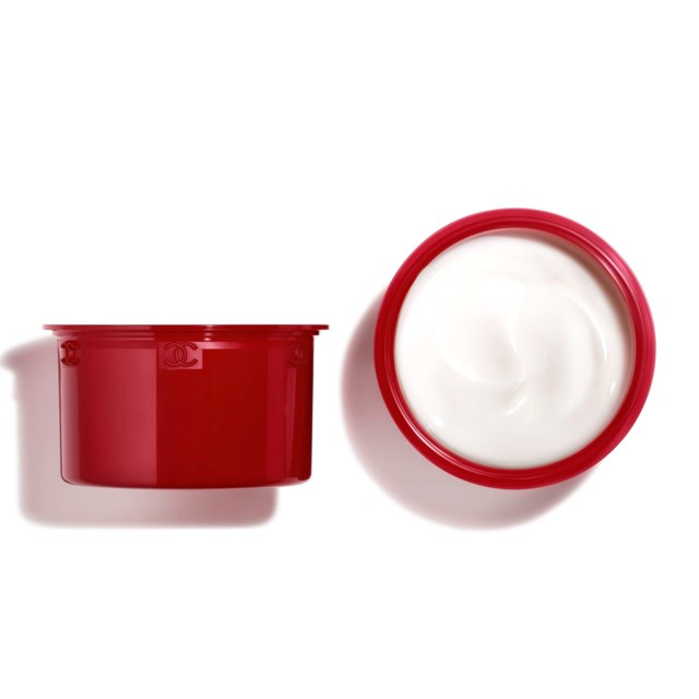 Plumps – Smooths – Protects