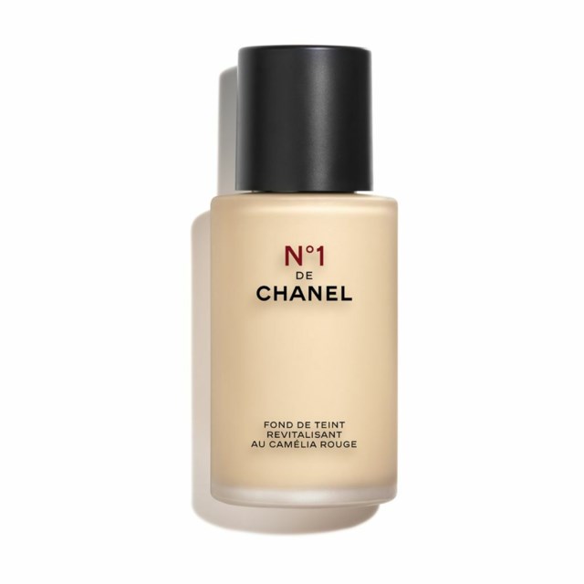 Illuminates - Hydrates - Protects