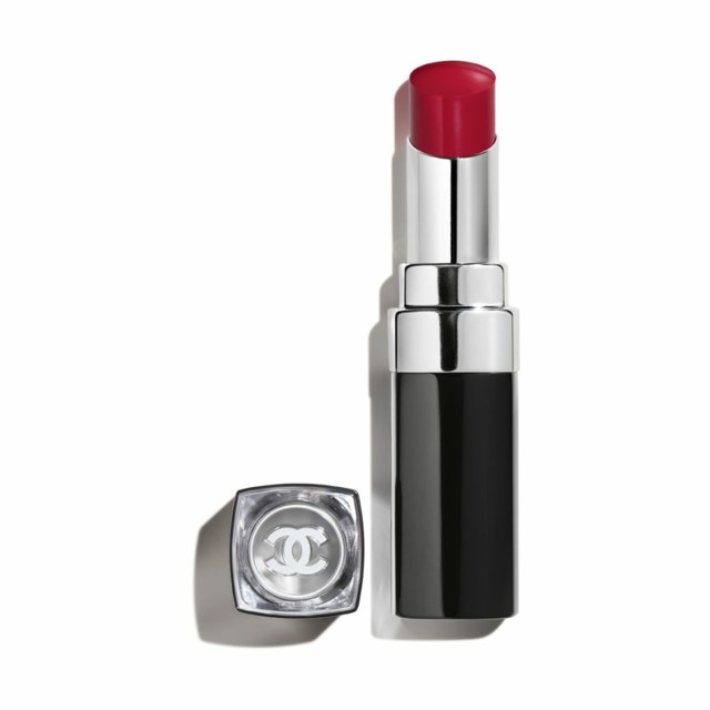 Hydrating And Plumping Lipstick. Intense, Long-Lasting Colour And Shine Hydrating And Plumping Lipstick. Intense, Long-Lasting Colour And Shine