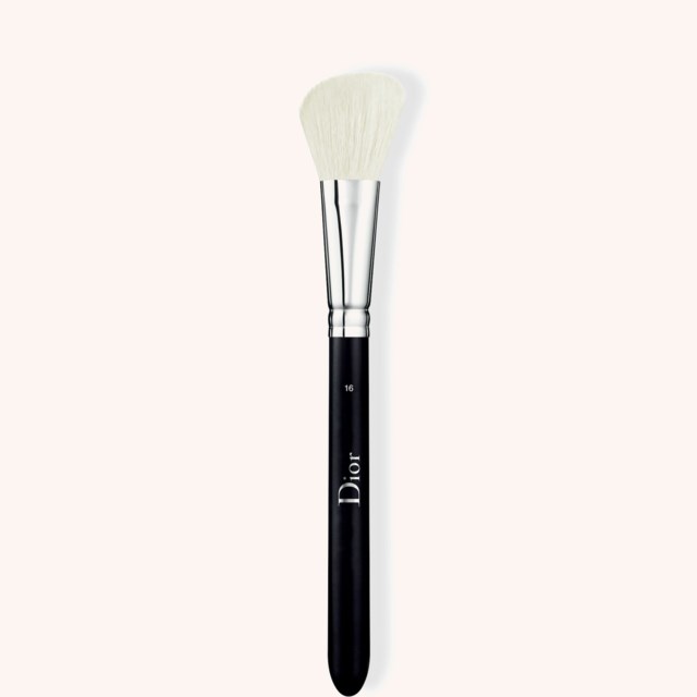 Backstage Blush Brush N° 16 Backstage Blush Brush N° 16