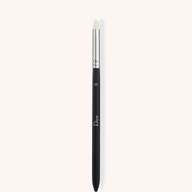 Backstage Small Eyeshadow Blending Brush N° 22 Backstage Small Eyeshadow Blending Brush N° 22