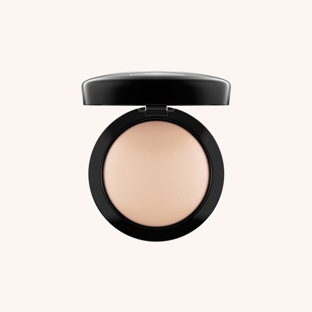 Mineralize Skinfinish/ Natural Light Plus Mineralize Skinfinish/ Natural Light Plus