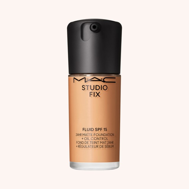Studio Fix Fluid Broad Spectrum Foundation Spf 15 NC40